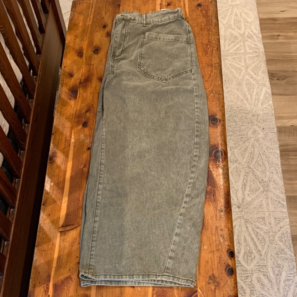 Barrel Shape Olive Ankle-Length Pants